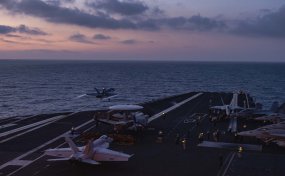 ABD Donanması Ege Denizi üzerinde uçuş operasyonu gerçekleştirdi